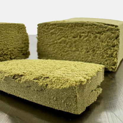 Morceau de CBD Dry Shift Zoap coupé en trois